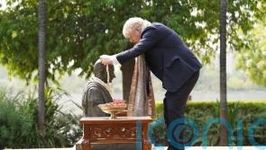 Boris Johnson given Gandhi’s guide to London during ashram visit