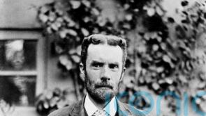 Self-taught physicist behind telecommunications theory honoured with blue plaque