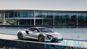 McLaren creates special paint colour to celebrate Queen’s Platinum Jubilee