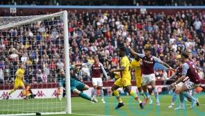Jeffrey Schlupp snatches late leveller for Palace at Aston Villa