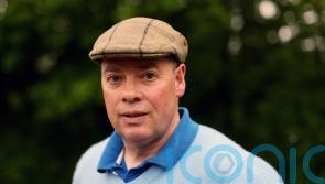 Cox targets Queen Mary bid with Katey Kontent