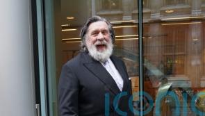 Actor Ricky Tomlinson wins right to continue legal battle over hacking claim