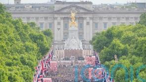 Partygoers soak up atmosphere ahead of Buckingham Palace concert