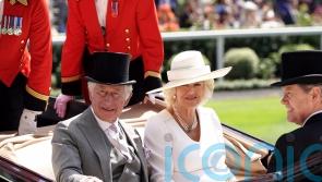 Royal Ascot racegoers swelter in heat as Queen misses another day