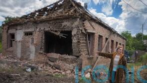 Russia pushes to block second city in eastern Ukraine