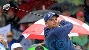 Shane Lowry birdies last four holes to make Irish Open cut