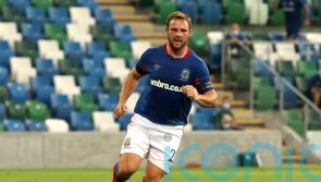 Linfield stun The New Saints with added-time double