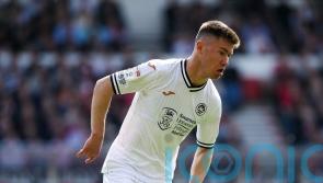 Cameron Congreve sticks with Swansea
