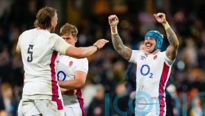 England withstand late pressure to seal series victory over Australia in Sydney