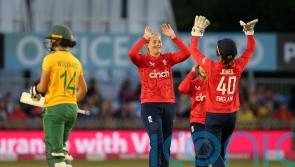England cruise to third successive T20 international victory over South Africa