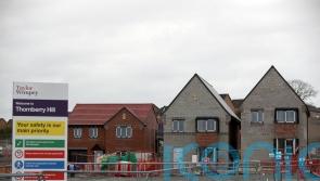 FTSE treads water despite falling housebuilders