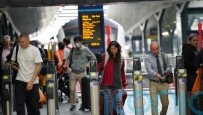 London commuter numbers rising but staff embracing hybrid working, O2 data shows