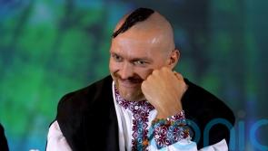 Oleksandr Usyk hits right notes with Ukrainian song at Anthony Joshua face-off