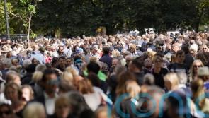 Lying in state queue 24 hours long as overnight temperatures look set to fall