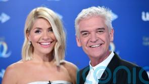 Holly and Phillip address backlash over lying in state queue on This Morning