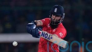Moeen Ali hits half-century as England leave Pakistan stiff chase in second T20