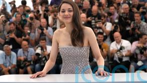 Oscar winners cut off their hair in support of protesters in Iran
