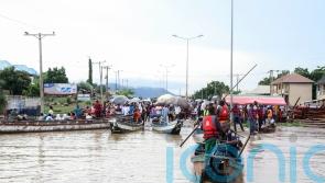 Nigeria races to assist flood victims as death toll tops 600