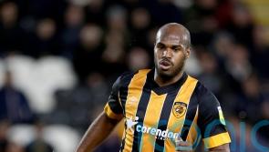 Hull begin Liam Rosenior reign with battling point after Oscar Estupinan red