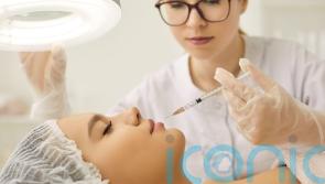 Social media influencers promote quest for beauty perfection, study suggests