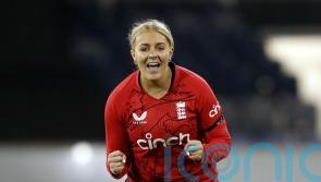 England win second T20I by 16 runs against West Indies