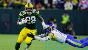 Green Bay Packers defeat Los Angeles Rams to remain in playoff hunt