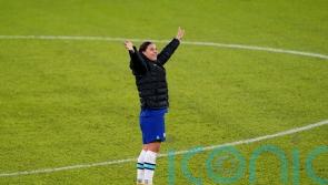 Late Sam Kerr header keeps Chelsea on top and denies Arsenal victory