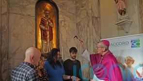 Lovestruck couples visit shrine to St Valentine in Dublin