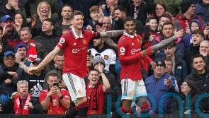 Marcus Rashford keeps Manchester United motoring with brace to beat Leicester