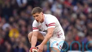 Owen Farrell working with Jonny Wilkinson in bid to solve kicking woes