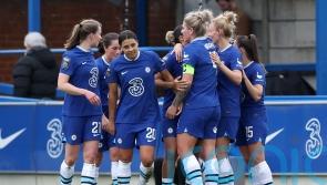 Sam Kerr’s strike sees Chelsea beat Manchester United to reclaim WSL top spot