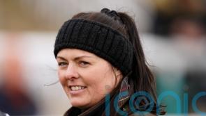 Whistleinthedark shines at Kempton for Laura Morgan