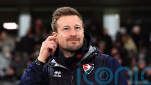 Wade Elliott frustrated after Cheltenham draw a blank against Burton Albion