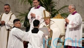 Pope leads Holy Thursday service in Vatican basilica