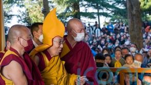 Dalai Lama apologises after video shows him kissing boy