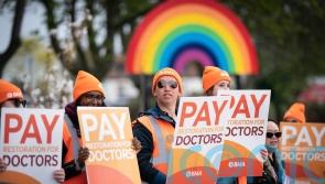 Medical chiefs call for third-party intervention to end junior doctors row