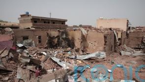 Sudanese crowd at borders to escape amid shaky truce