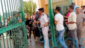 Civilian death toll tops 400 as battle for Sudan continues