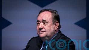 Salmond leads thousands of marchers in call for independence