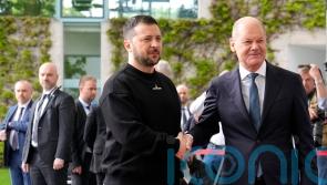 Military honours for Ukrainian president as he visits Germany
