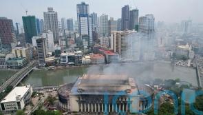 Massive fire destroys historic post office in Philippines