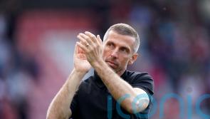 Bournemouth boss Gary O&rsquo;Neil keen to learn from trip to under-pressure Everton