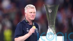David Moyes hands over medal to his father after West Ham end wait for trophy