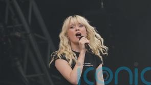 Maisie Peters reveals fan successfully returned her witch’s broom at Glastonbury