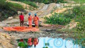 Oil spill from Shell pipeline contaminates farms and river in Nigeria
