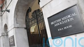 Pay dispute must be resolved before waiting lists can be fixed, say consultants