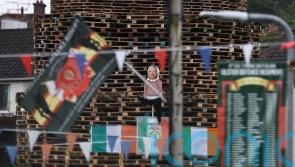 O’Neill urges people burning effigies of politicians to ‘catch themselves on’