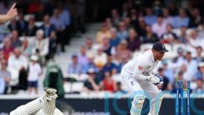 Steve Smith run-out reprieve leaves England facing narrow first-inning deficit