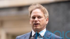 Senior minister reveals bank account challenges amid Farage row