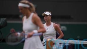 Handshake warning as Elena Svitolina sees off Victoria Azarenka